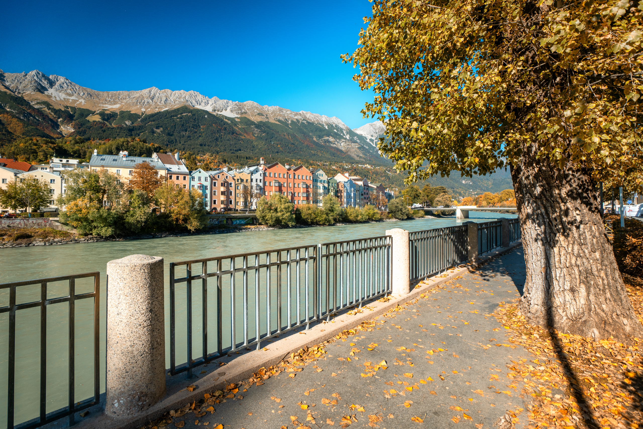 innsbruck herbst innpromenade